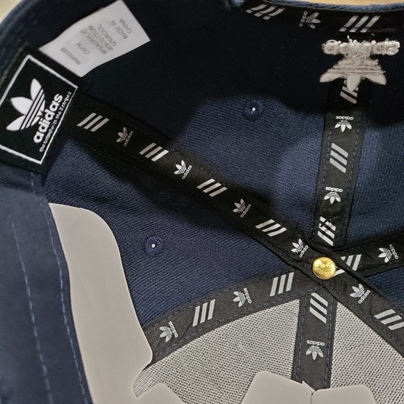 New Adidas Trefoil Chain Snapback Baseball Hat - Picture 6 of 7